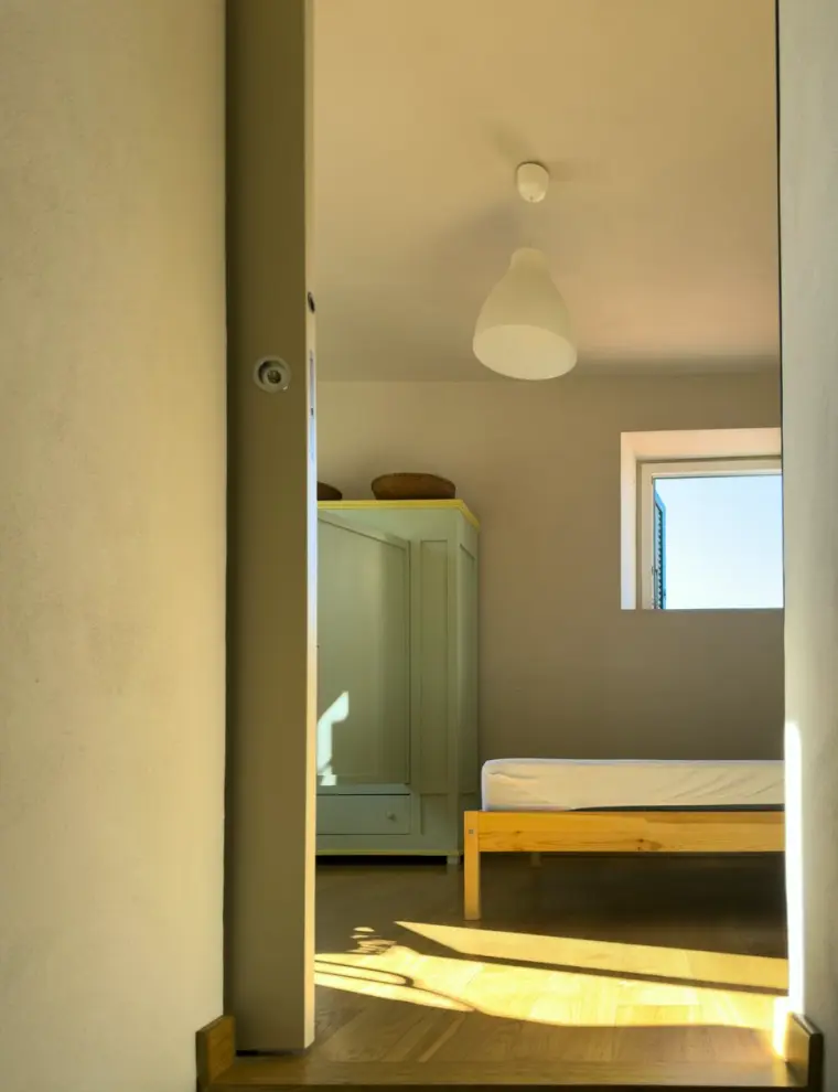 Quarto livre em moradia